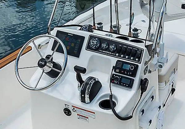 2027 Boston Whaler 170 Montauk -6