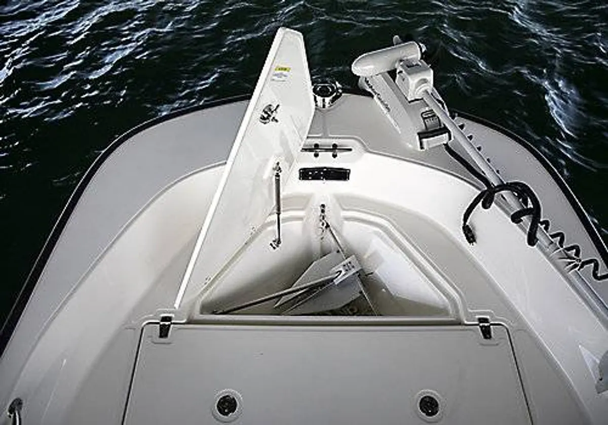 2027 Boston Whaler 170 Montauk -9
