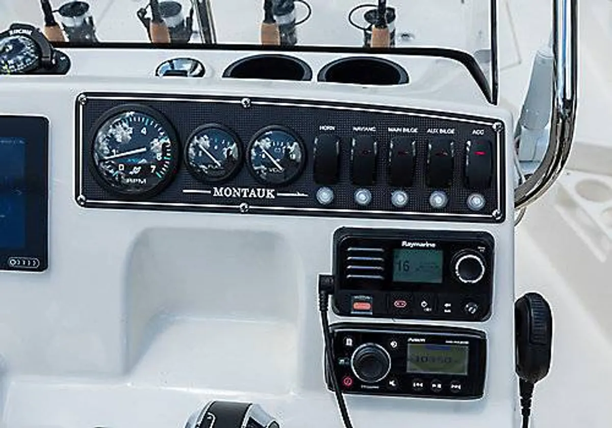 2027 Boston Whaler 170 Montauk -7