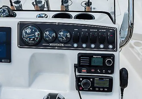 2027 Boston Whaler 170 Montauk -7
