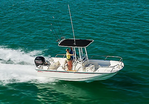 2027 Boston Whaler 190 Montauk -4