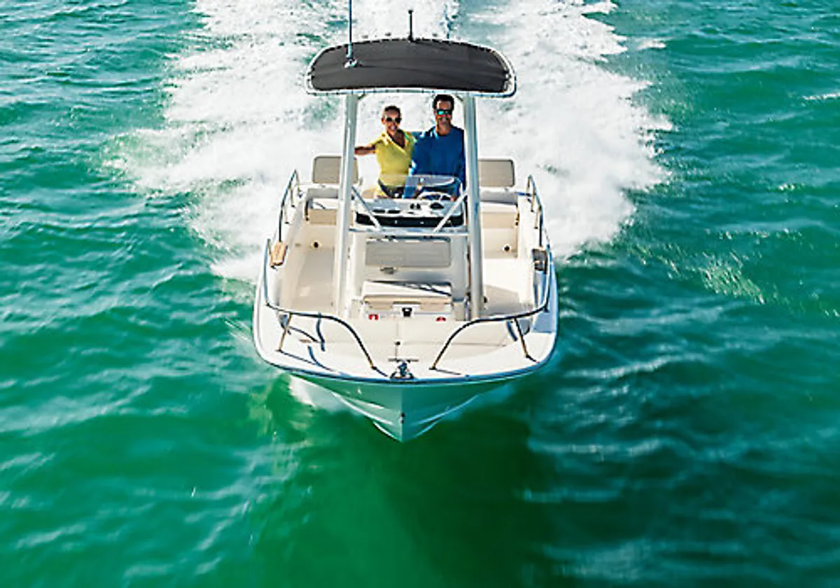 2027 Boston Whaler 190 Montauk -3