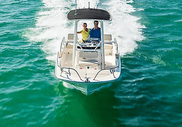 2027 Boston Whaler 190 Montauk -5
