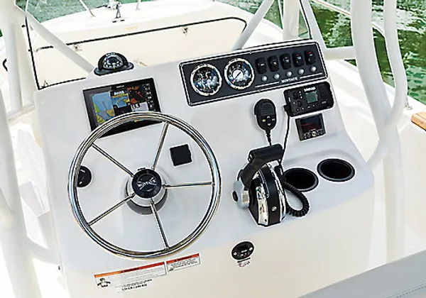 2027 Boston Whaler 190 Montauk -6