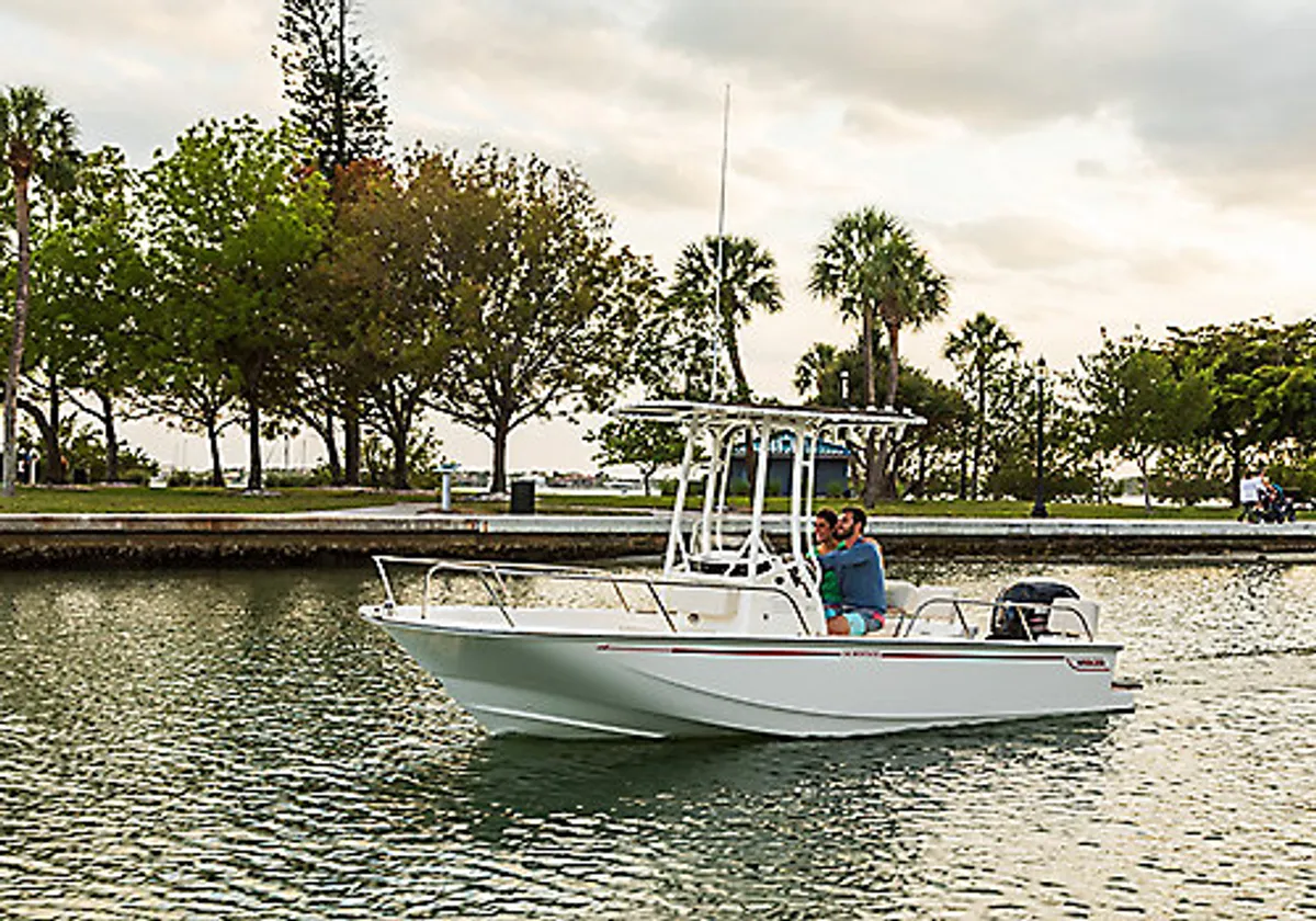 2027 Boston Whaler 190 Montauk -1