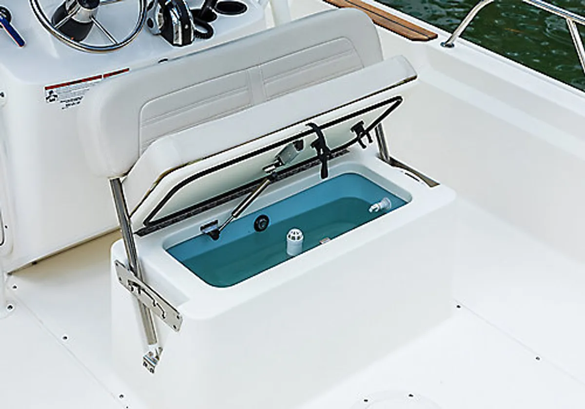 2027 Boston Whaler 190 Montauk -7