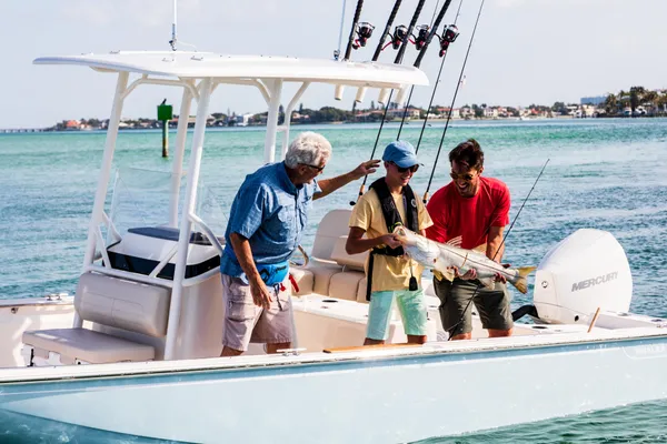 2027 Boston Whaler 210 Montauk-10