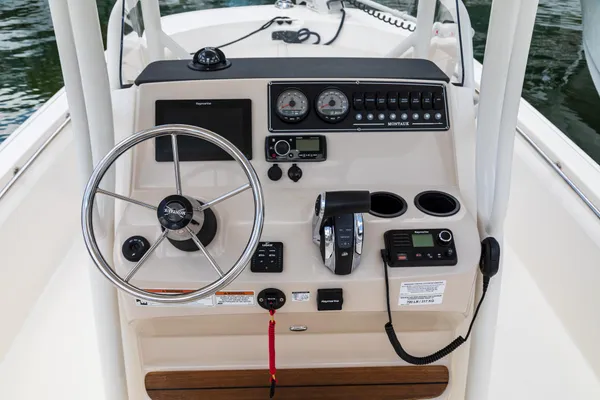 2027 Boston Whaler 210 Montauk-17