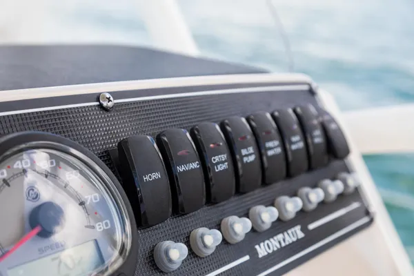 2027 Boston Whaler 210 Montauk-26