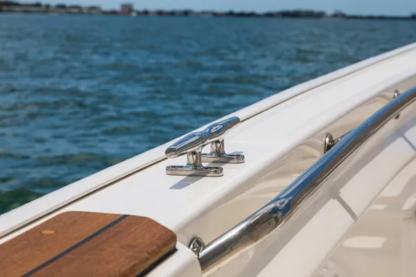 2027 Boston Whaler 210 Montauk-30