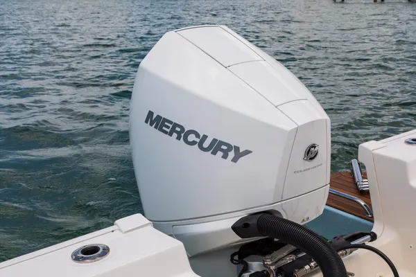 2027 Boston Whaler 210 Montauk-31