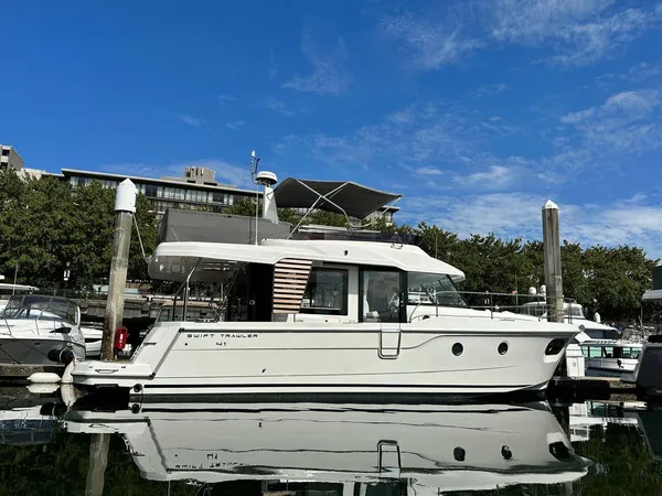 2022 Beneteau Swift Trawler 41 Fly 