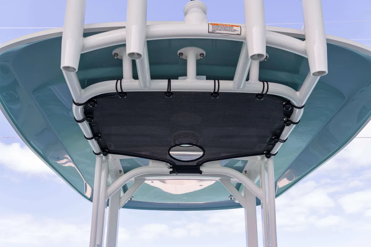 2027 Boston Whaler 250 Dauntless-17