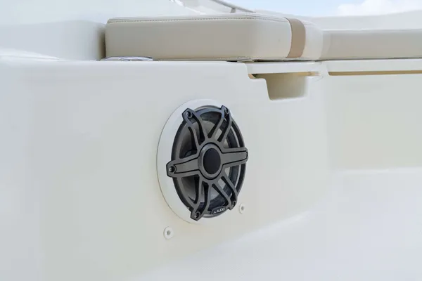 2027 Boston Whaler 250 Dauntless-14