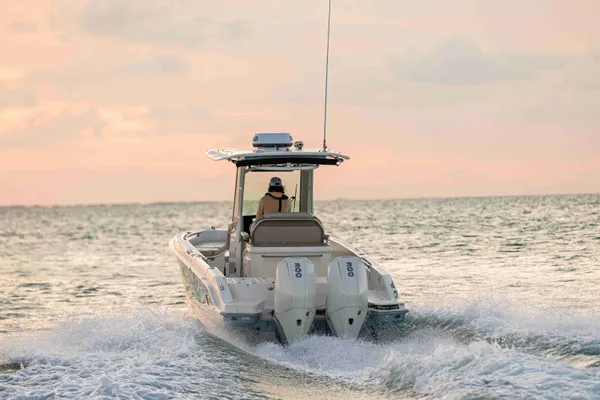 2027 Boston Whaler 280 Dauntless-8