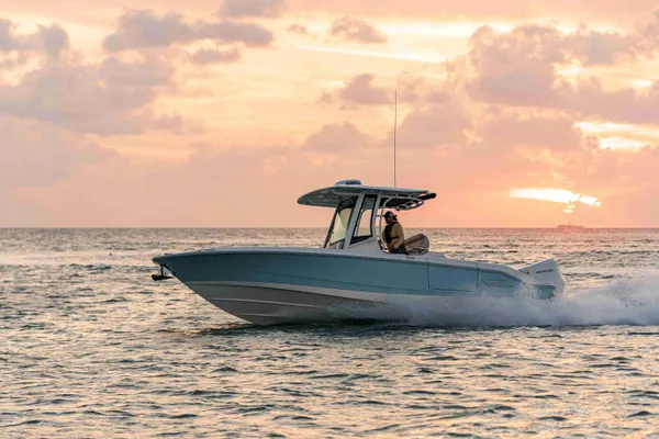 2027 Boston Whaler 280 Dauntless-16