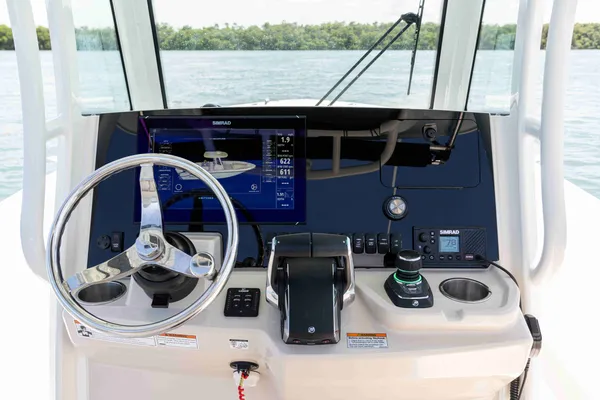 2027 Boston Whaler 280 Dauntless-18