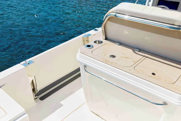 2027 Boston Whaler 280 Dauntless-67
