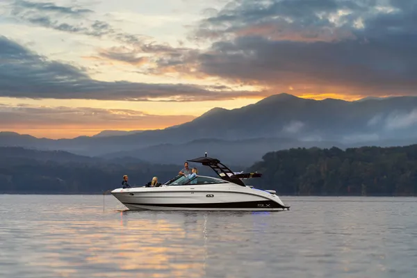 2027 Sea Ray SLX 260 Surf -4