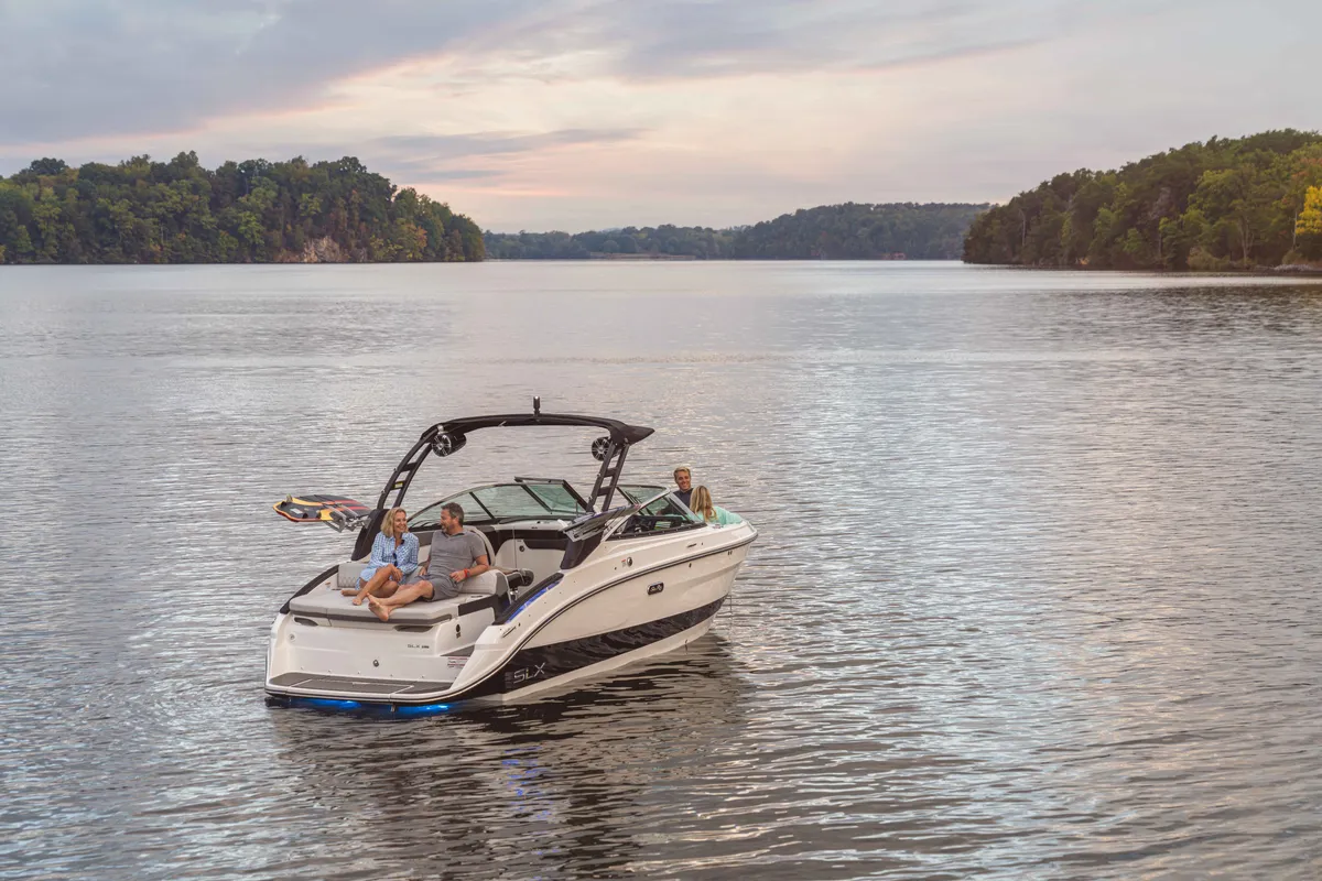 2027 Sea Ray SLX 260 Surf -4
