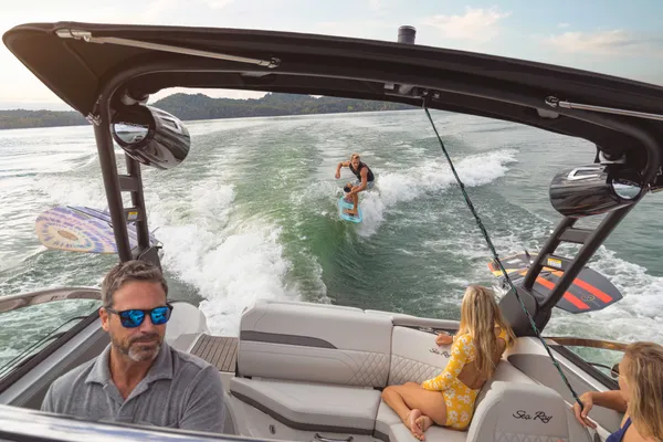 2027 Sea Ray SLX 260 Surf -11