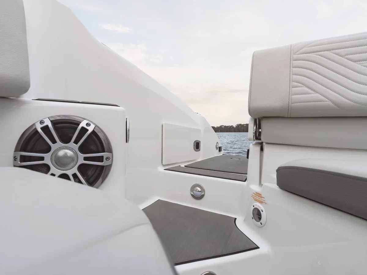 2027 Sea Ray SDX 270 Surf -25