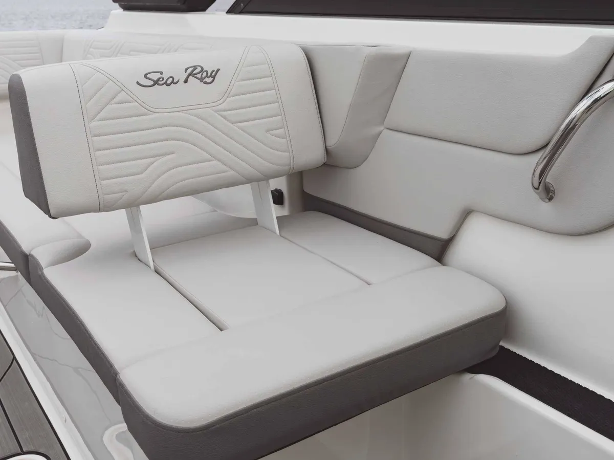 2027 Sea Ray SDX 270 Surf -27