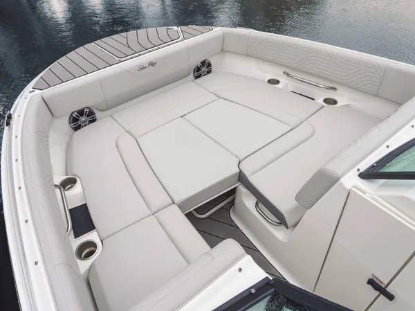 2027 Sea Ray SDX 270 Surf -30