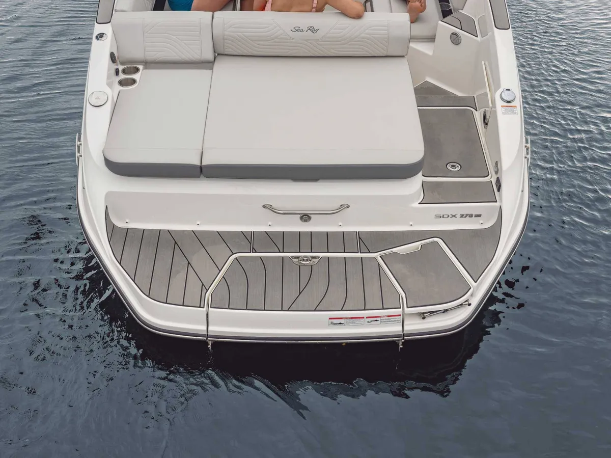 2027 Sea Ray SDX 270 Surf -28