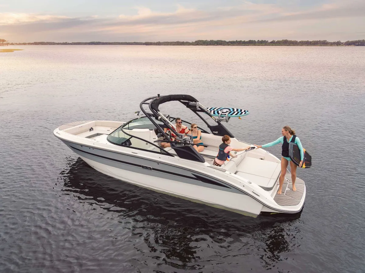 2027 Sea Ray SDX 270 Surf -4