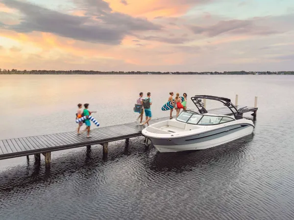 2027 Sea Ray SDX 270 Surf -32