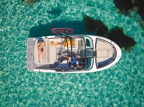 2027 Sea Ray SPX 210-42