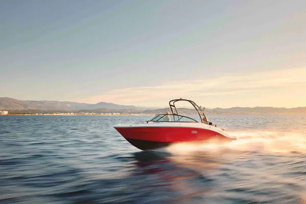 2027 Sea Ray SPX 210-3