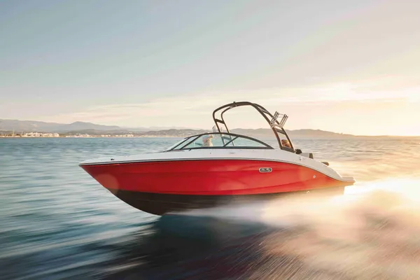 2027 Sea Ray SPX 210-2