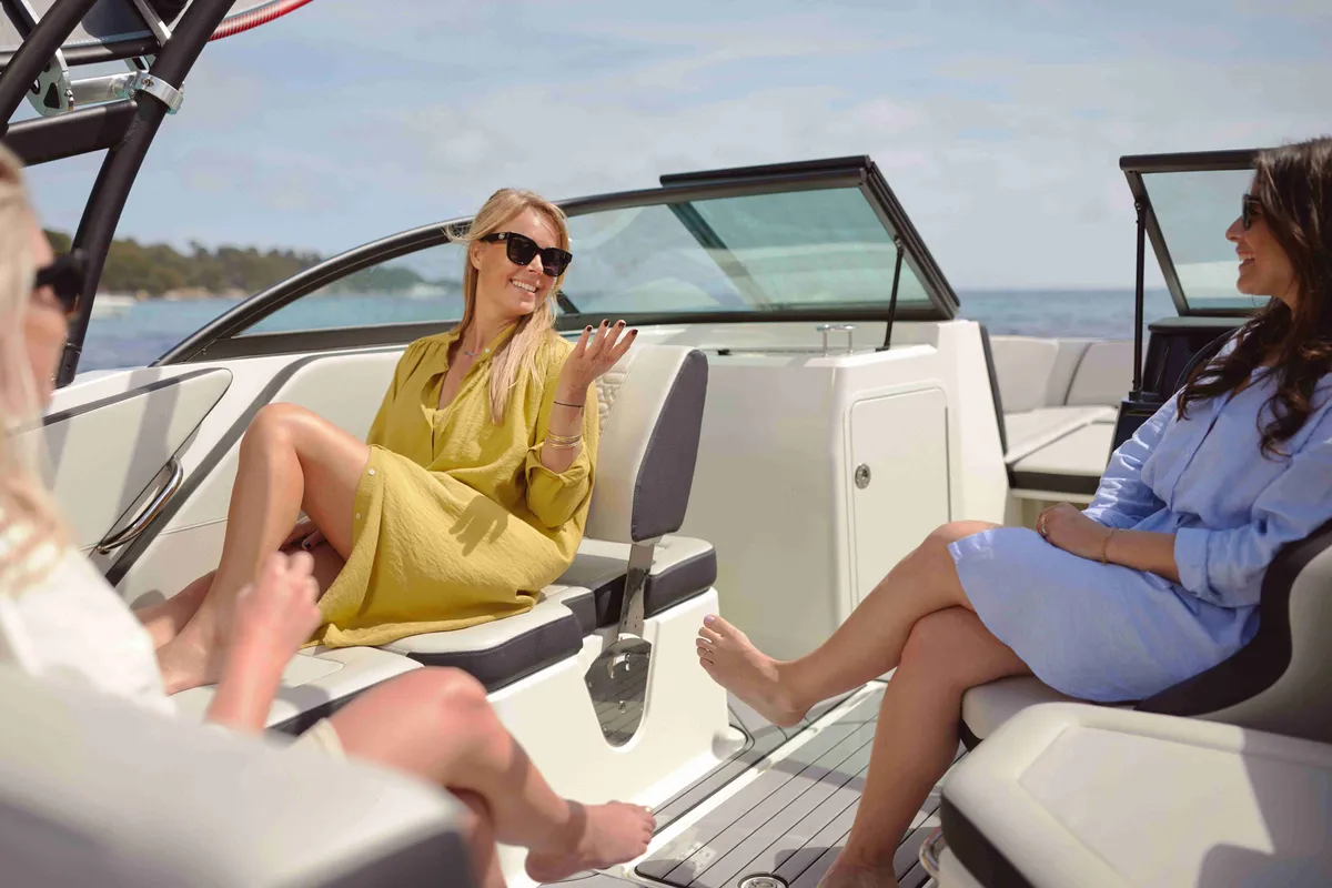 2027 Sea Ray SPX 210-19