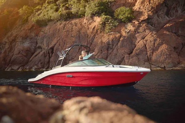 2027 Sea Ray SPX 210-35