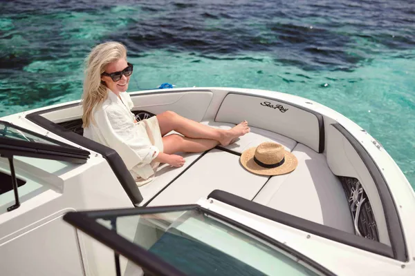 2027 Sea Ray SPX 210-27