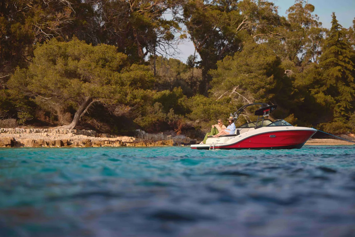 2027 Sea Ray SPX 210-40