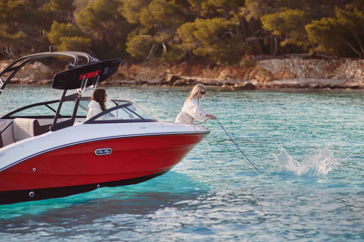 2027 Sea Ray SPX 210-37