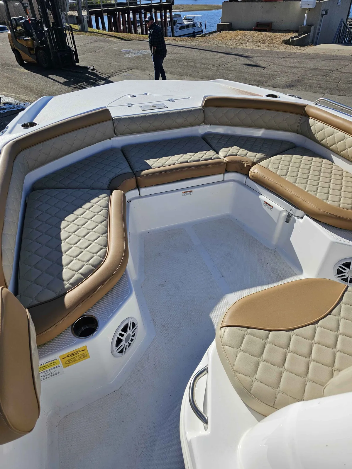 boat-carouselImage-image