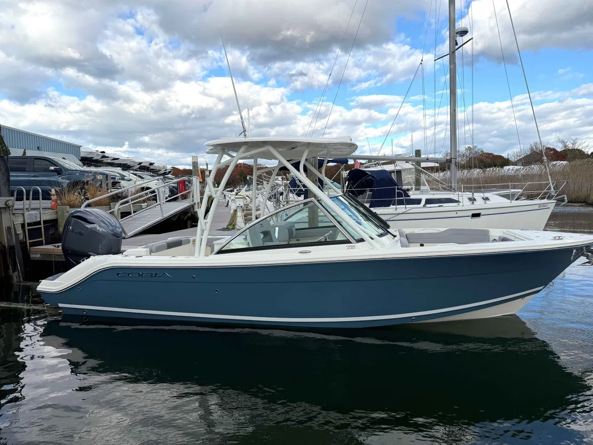 2026 Cobia 240 DC