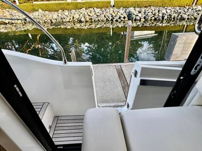 Pre-Owned 2022 Beneteau Swift Trawler 41 Fly for Sale | Vancouver, BC | M&P Yacht Centre | 690923f1a9a1aa99f50868f7