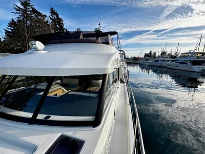 Pre-Owned 2022 Beneteau Swift Trawler 41 Fly for Sale | Vancouver, BC | M&P Yacht Centre | 690923f1a9a1aa99f50868f7