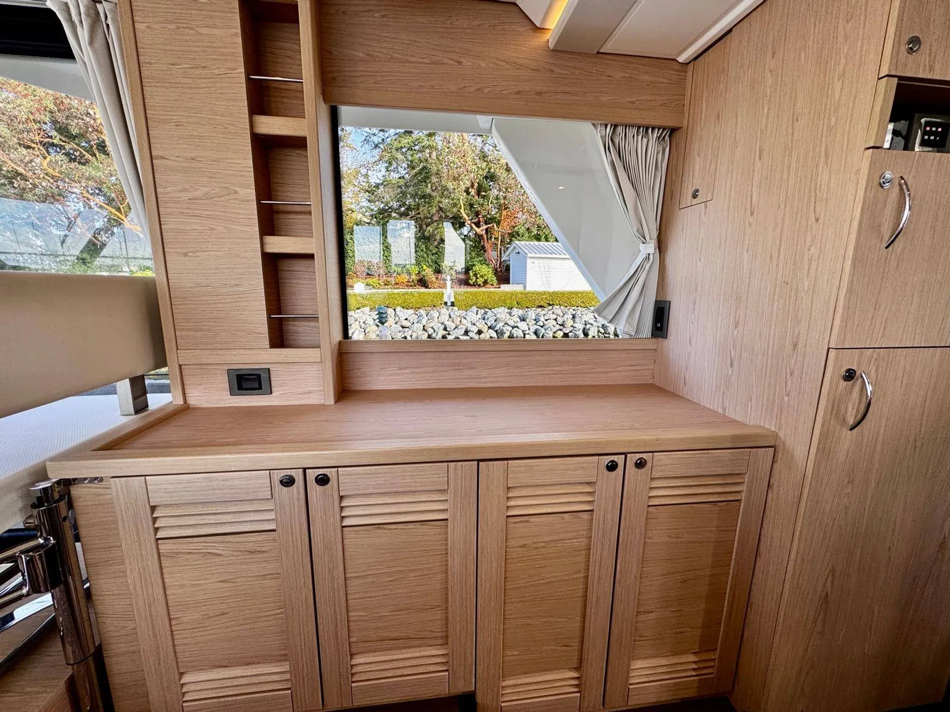 Pre-Owned 2022 Beneteau Swift Trawler 41 Fly for Sale | Vancouver, BC | M&P Yacht Centre | 690923f1a9a1aa99f50868f7