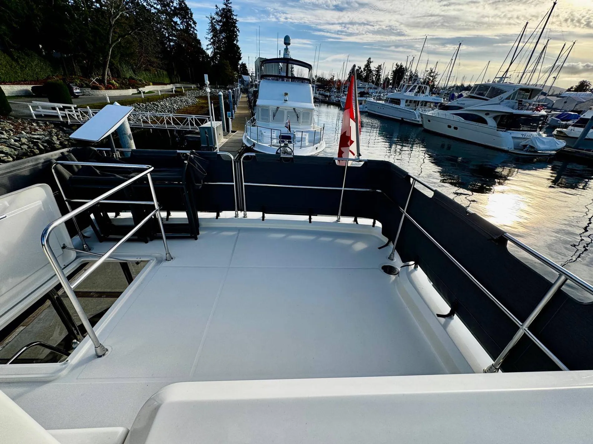 Pre-Owned 2022 Beneteau Swift Trawler 41 Fly for Sale | Vancouver, BC | M&P Yacht Centre | 690923f1a9a1aa99f50868f7