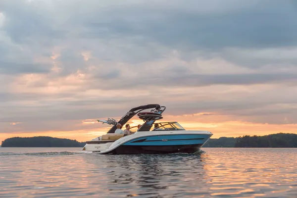2027 Sea Ray SDX 250 Surf -4