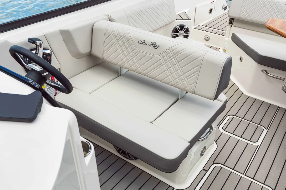 2027 Sea Ray SDX 250 -9