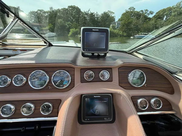 2013 Cobalt 323 detail image 13