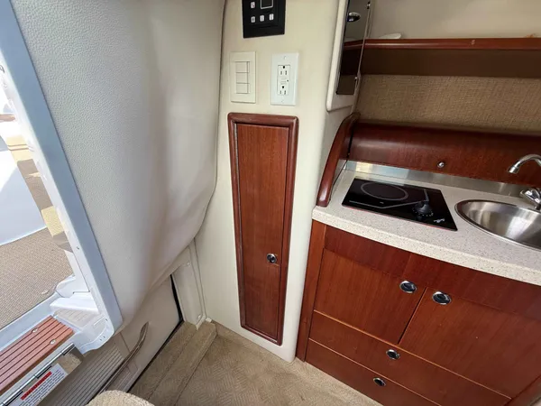 2013 Cobalt 323 detail image 18