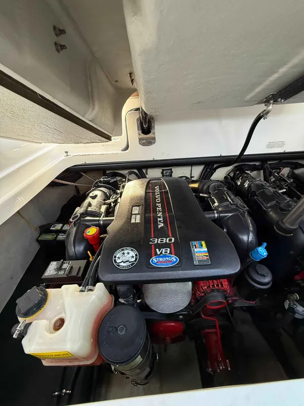 2013 Cobalt 323 detail image 25